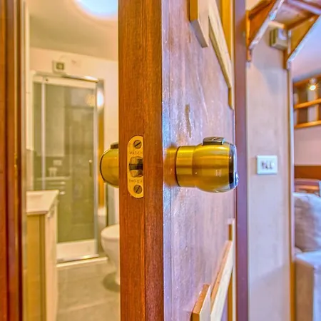 Daire Hostdomus - Central Ski Sestriere
