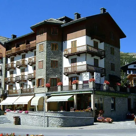 Hostdomus - Central Ski Daire